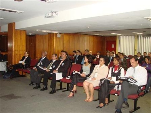 Oficina discute reestruturação de carreira e salário na PF » 





