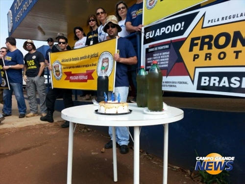 Bolo de aniversário feminino - Foto de Dourados, Mato Grosso do