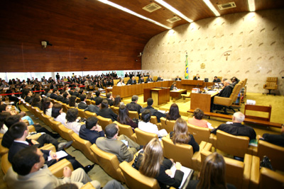 Decisão sobre terceira classe vai ao STF »