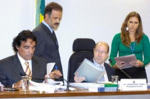 CCJ aprova gratificação por risco para policiais