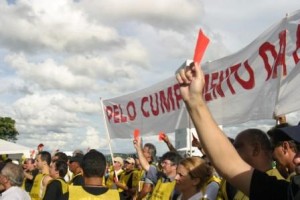 Policiais federais aprovam indicativo de greve »