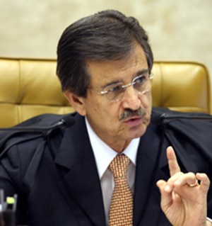 Judiciário quer tirar do Congresso poder de fixar salários »