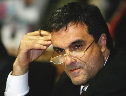 Cardozo atrasa escolha e acirra disputa na PF »