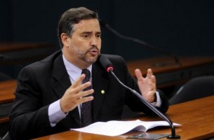 Pimenta apoia iniciativas em defesa dos policiais federais »