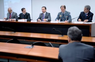 Fenapef discute carga horária de 6h para policiais »