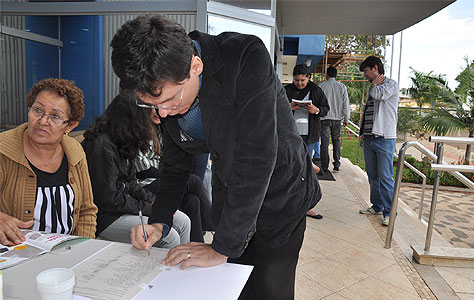 Servidores administrativos da PF realizam paralisação em protesto contra terceirização